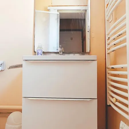 Au Bord De La *