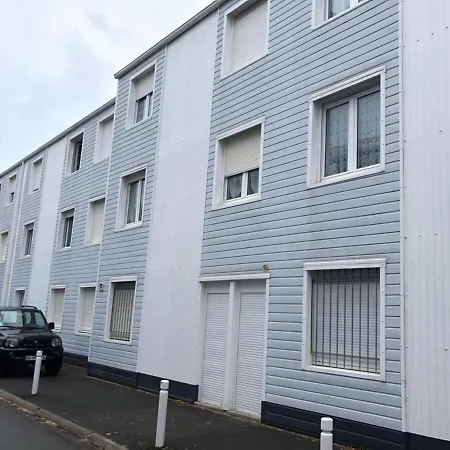 Au Bord De La